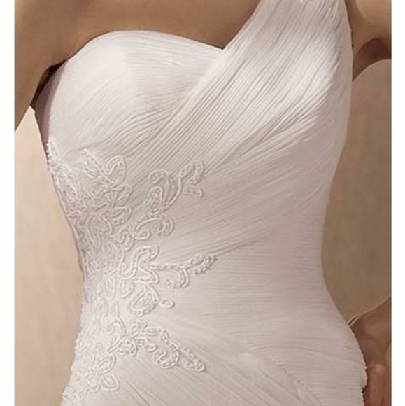 Wedding Gown - Picture 1 of 10